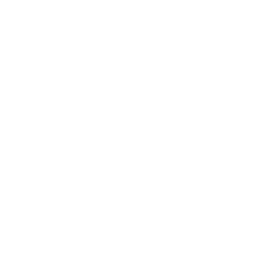 ของขวัญสองกล่องที่มีริบบิ้นสีแดงและสีเขียวบนพื้นหลังสีดำ.