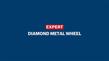 พื้นหลังสีน้ำเงินพร้อมข้อความสีขาว: "EXPERT DIAMOND METAL WHEEL".