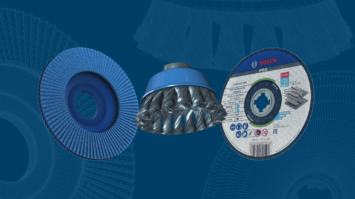 เครื่องมือ Bosch Professional สีน้ำเงินสามชิ้นบนพื้นหลังสีน้ำเงิน.