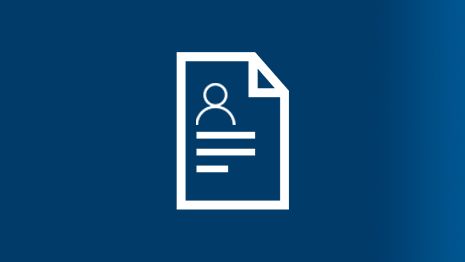 สัญลักษณ์ของการสมัครบนพื้นหลังสีน้ำเงิน พร้อมบุคคลและข้อความ.